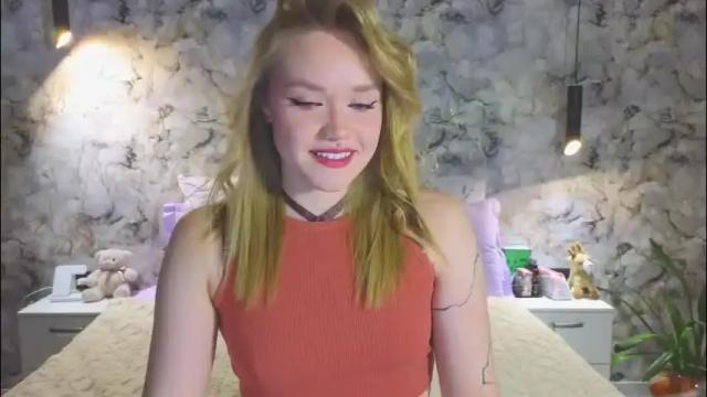 Image 4 of aurora_golden Stream on Chaturbate on 1 month ago