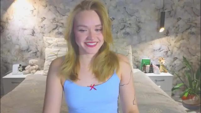 Image 2 of aurora_golden Stream on Chaturbate on 1 month ago