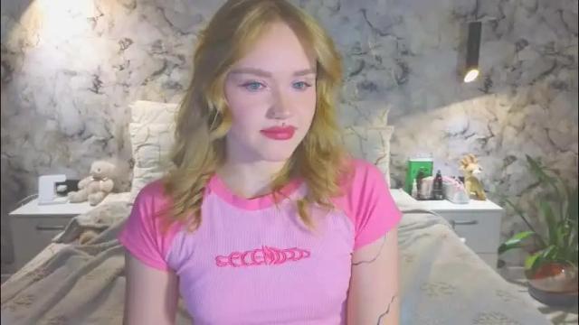 Image 2 of aurora_golden Stream on Chaturbate on 1 month ago