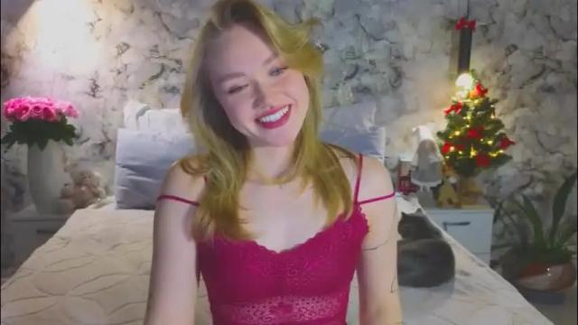 Image 2 of aurora_golden Stream on Chaturbate on 14 days ago