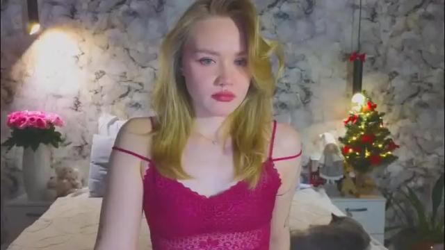 Image 6 of aurora_golden Stream on Chaturbate on 14 days ago
