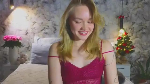 Image 8 of aurora_golden Stream on Chaturbate on 14 days ago