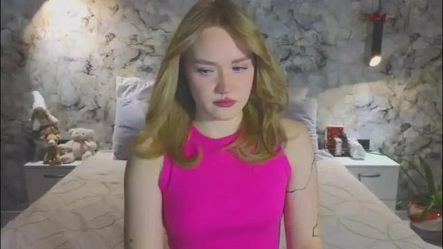 Image 2 of aurora_golden Stream on Chaturbate on 10 days ago