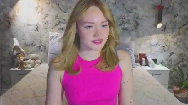 Image 3 of aurora_golden Stream on Chaturbate on 10 days ago