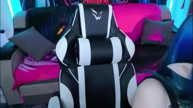 Image 2 of aurora_natsuki Stream on Chaturbate on 10 days ago