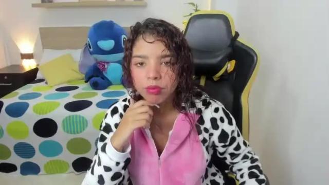 Image 3 of aurora_rodriguez Stream on Chaturbate on 13 months ago