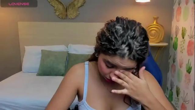 Image 2 of aurora_rodriguez Stream on Chaturbate on 1 month ago