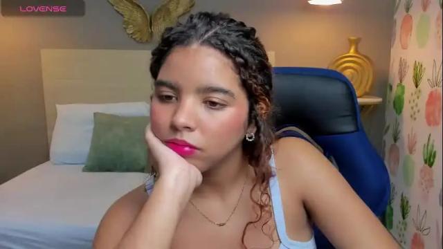 Image 3 of aurora_rodriguez Stream on Chaturbate on 1 month ago