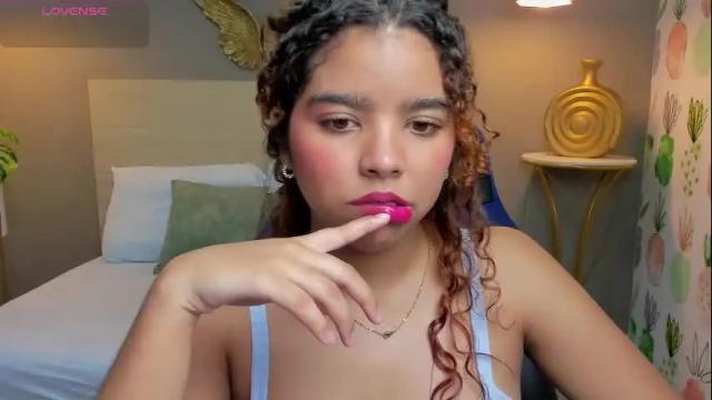 Image 6 of aurora_rodriguez Stream on Chaturbate on 1 month ago
