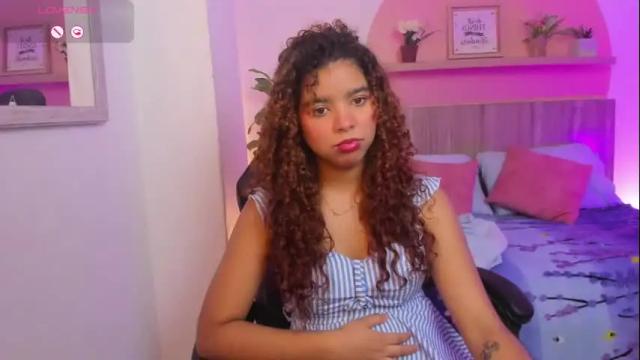 Image 3 of aurora_rodriguez Stream on Chaturbate on 29 days ago
