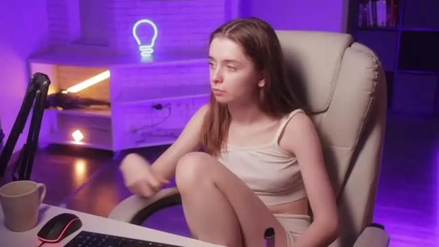 Image 6 of aurora_rossee Stream on Chaturbate on 13 months ago