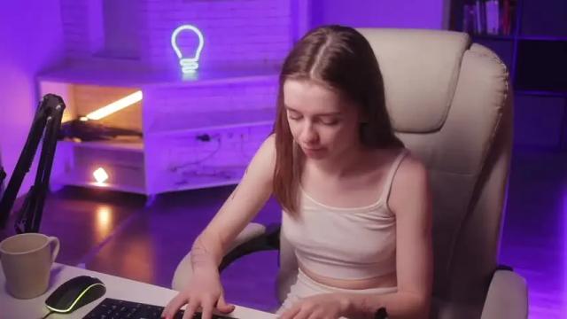 Image 7 of aurora_rossee Stream on Chaturbate on 13 months ago