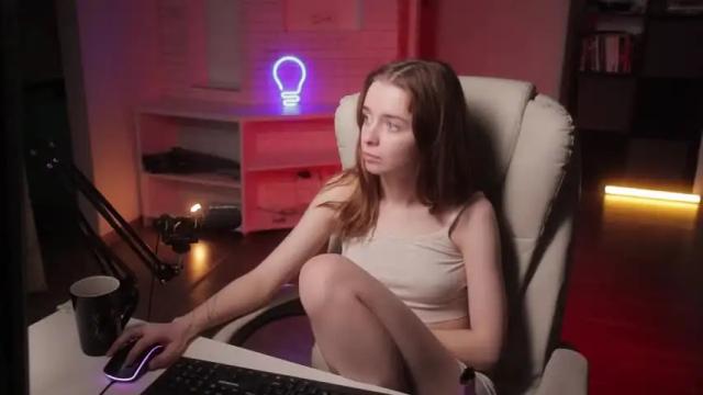 Image 2 of aurora_rossee Stream on Chaturbate on 13 months ago