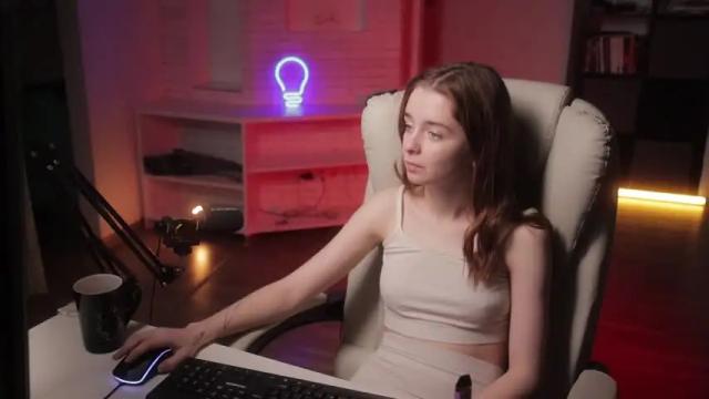Image 8 of aurora_rossee Stream on Chaturbate on 13 months ago