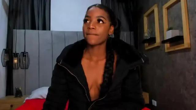 Image 3 of aurora_savage Stream on Chaturbate on 17 months ago