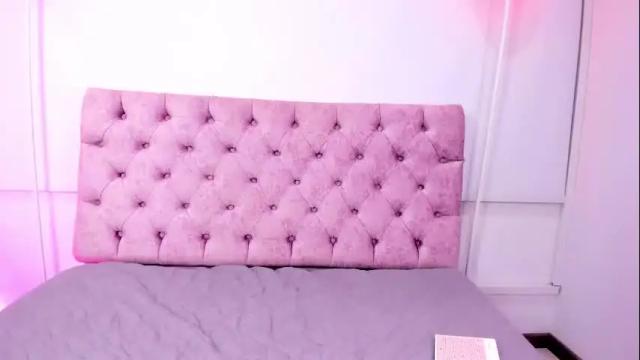 Image 7 of auroradiaz_ Stream on Chaturbate on 1 month ago