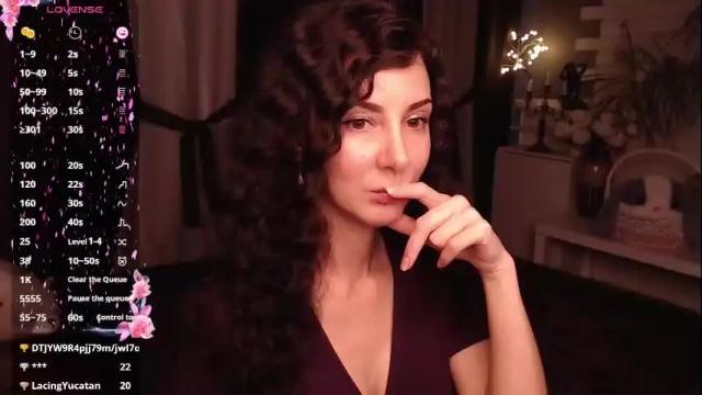 Image 2 of auroragreys Stream on Chaturbate on 6 months ago