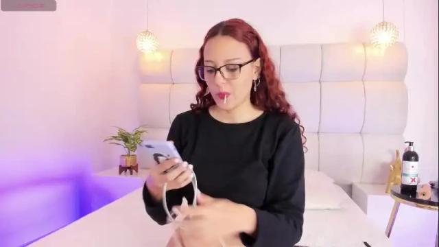 Image 4 of auroraowens_ Stream on Chaturbate on 1 month ago