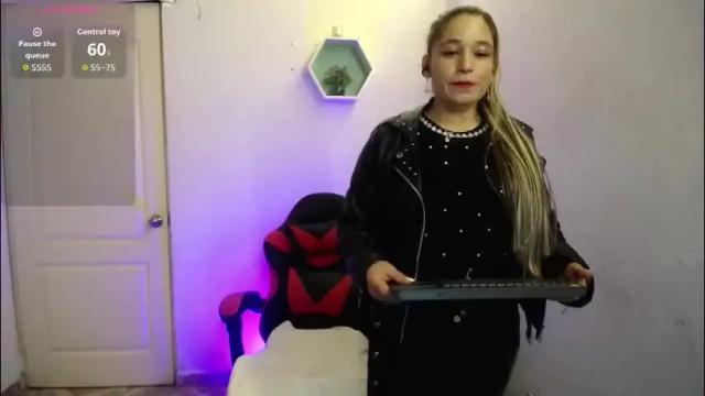 Thumbnail 1, aurorarojas's Stream at Chaturbate, 2 months ago