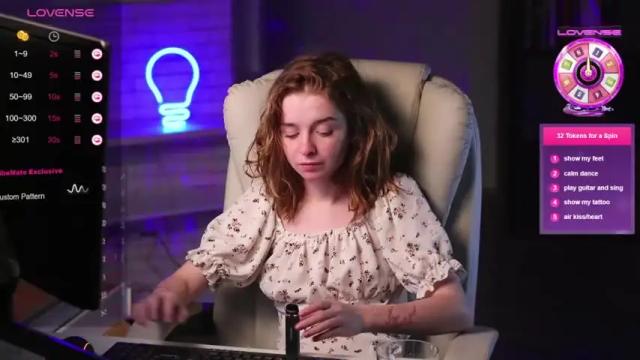 Image 8 of aurorarosse Stream on Chaturbate on 18 months ago