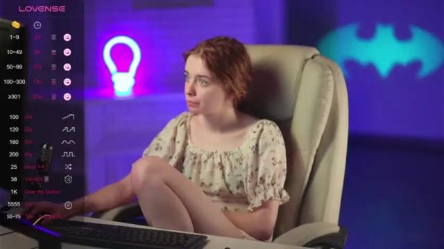 Image 3 of aurorarosse Stream on Chaturbate on 17 months ago