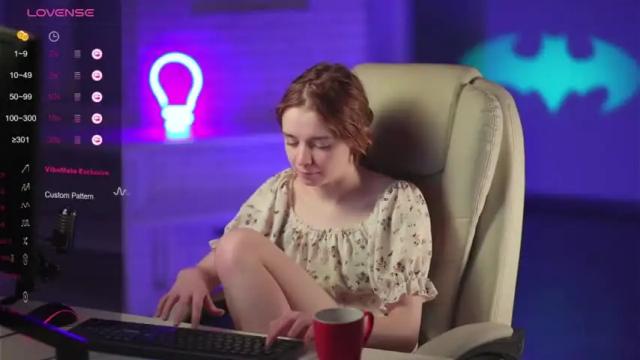 Image 7 of aurorarosse Stream on Chaturbate on 17 months ago