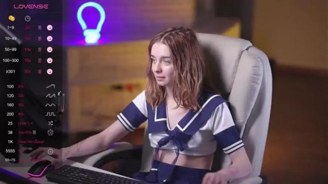 Image 2 of aurorarosse Stream on Chaturbate on 17 months ago
