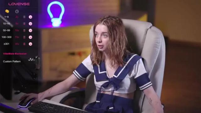 Image 6 of aurorarosse Stream on Chaturbate on 17 months ago