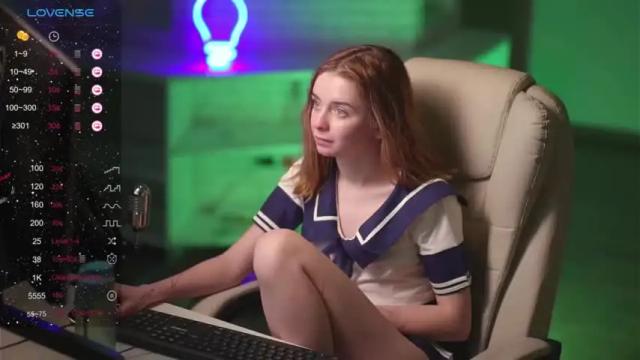 Image 3 of aurorarosse Stream on Chaturbate on 17 months ago