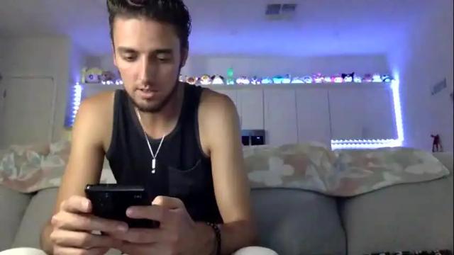 Image 3 of austincutieyes Stream on Chaturbate on 21 days ago