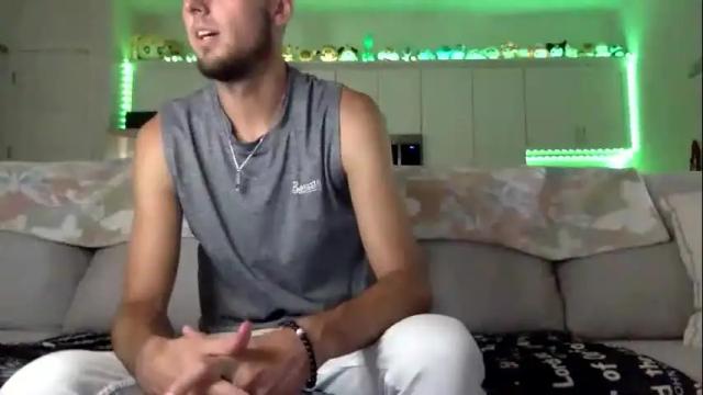 Image 8 of austincutieyes Stream on Chaturbate on 14 days ago