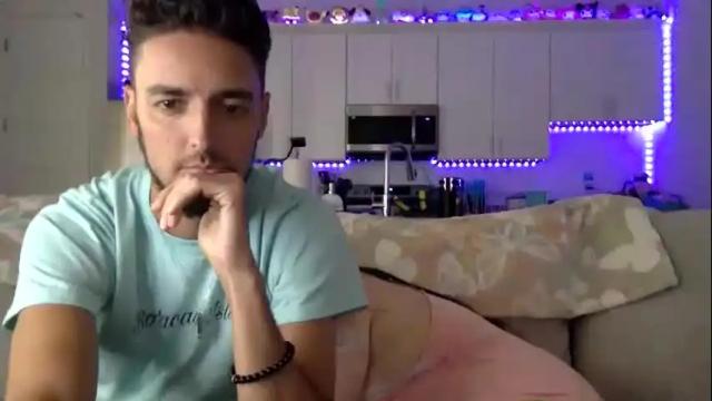 Image 8 of austincutieyes Stream on Chaturbate on 6 days ago