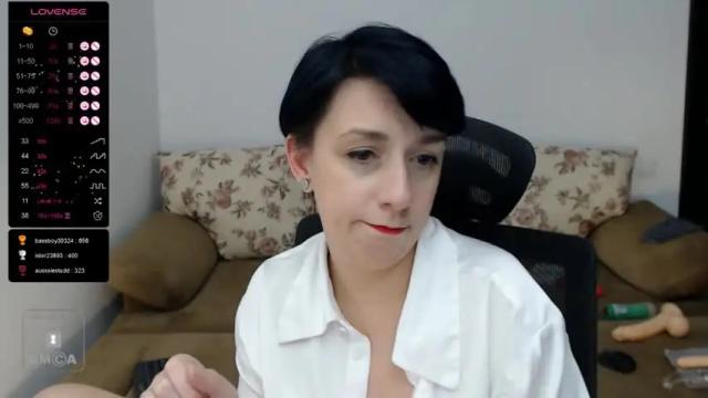 Image 3 of autumnopal Stream on Chaturbate on 10 months ago