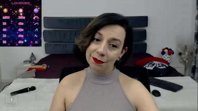 Image 4 of autumnopal Stream on Chaturbate on 5 days ago
