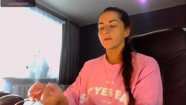 Image 3 of ava__doll Stream on Chaturbate on 20 days ago