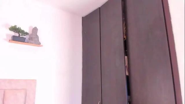 Image 3 of avaline_blanc Stream on Chaturbate on 1 month ago