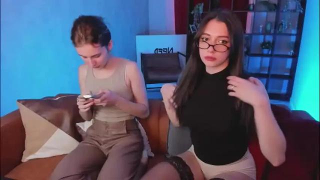 Image 3 of aveangela Stream on Chaturbate on 13 hours ago