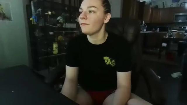 Image 3 of average_couple23 Stream on Chaturbate on 19 months ago