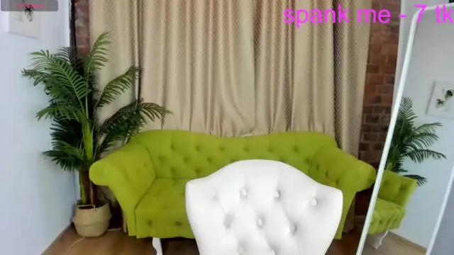 Image 8 of avery_coy Stream on Chaturbate on 12 months ago