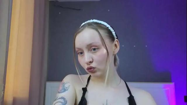 Image 6 of avgustina_love Stream on Chaturbate on 1 month ago