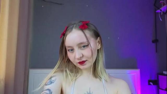 Image 7 of avgustina_love Stream on Chaturbate on 4 months ago