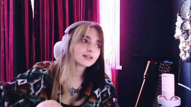 Image 10 of avi_nile Stream on Chaturbate on 1 month ago