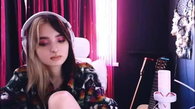Image 7 of avi_nile Stream on Chaturbate on 1 month ago