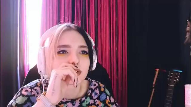 Image 10 of avi_nile Stream on Chaturbate on 1 month ago