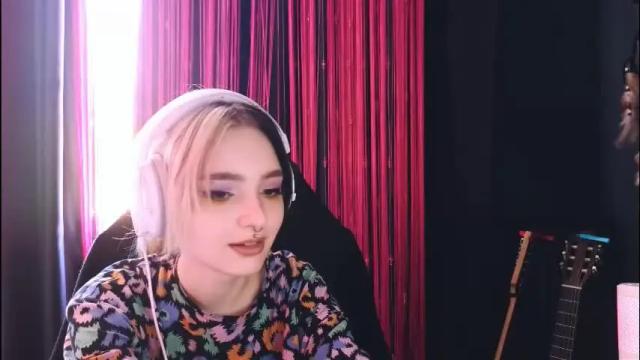 Image 11 of avi_nile Stream on Chaturbate on 1 month ago