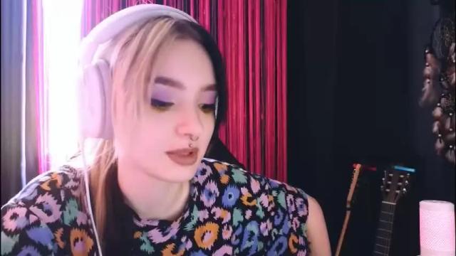 Image 6 of avi_nile Stream on Chaturbate on 1 month ago
