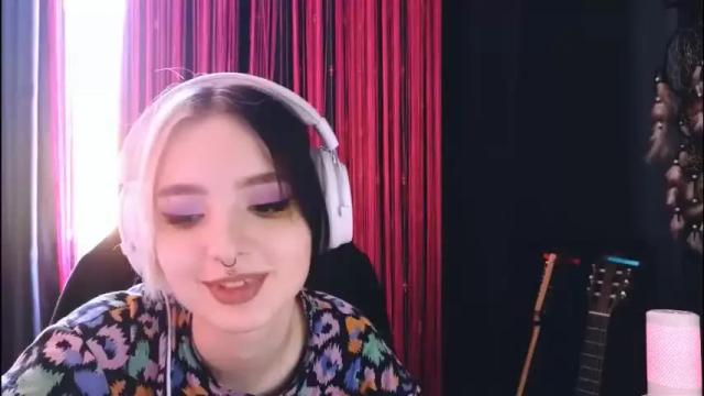 Image 8 of avi_nile Stream on Chaturbate on 1 month ago