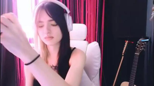 Image 6 of avi_nile Stream on Chaturbate on 1 month ago