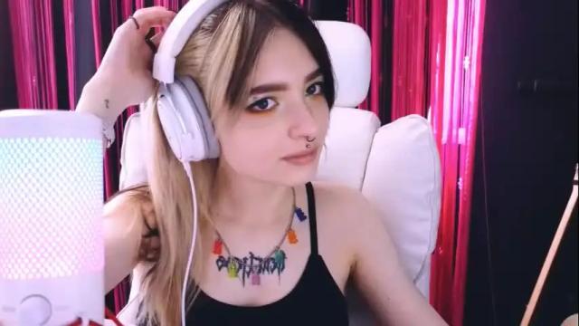 Image 10 of avi_nile Stream on Chaturbate on 1 month ago