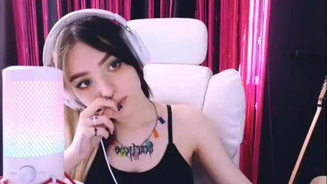 Image 8 of avi_nile Stream on Chaturbate on 1 month ago